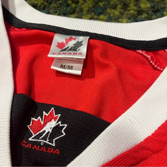 Sogo Team Canada Hockey Jersey (M) - Picture 3 of 11